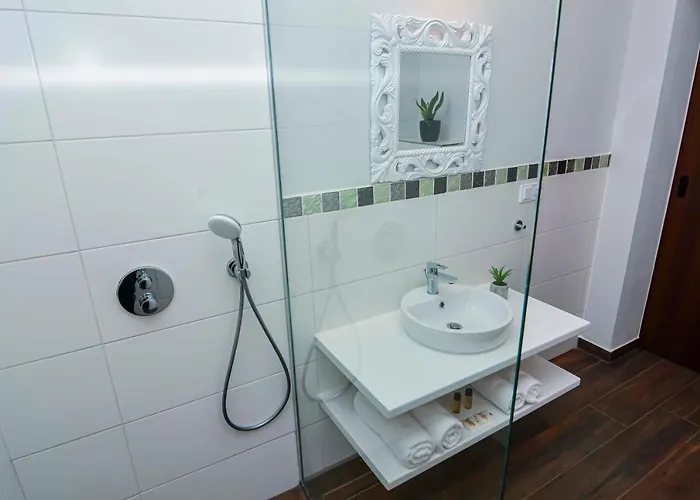 Kashmir Bed and breakfast 3*